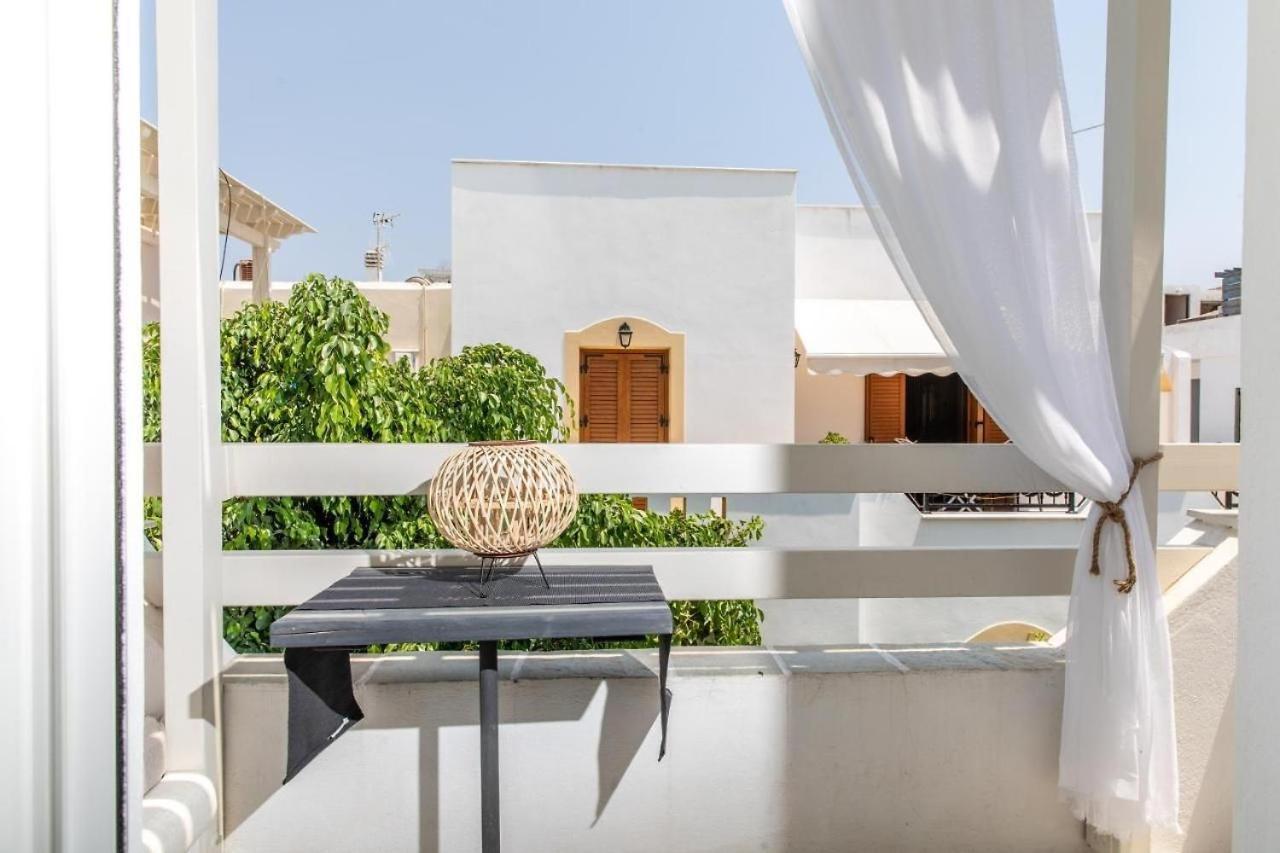 Blue Heart Luxury Suites Naxos City Екстер'єр фото