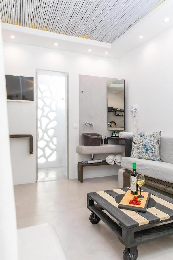 Blue Heart Luxury Suites Naxos City Екстер'єр фото