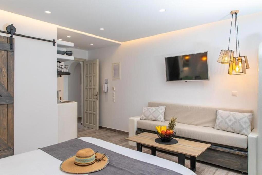 Blue Heart Luxury Suites Naxos City Екстер'єр фото