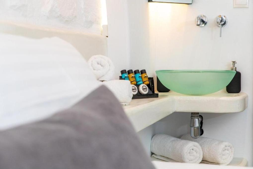 Blue Heart Luxury Suites Naxos City Екстер'єр фото