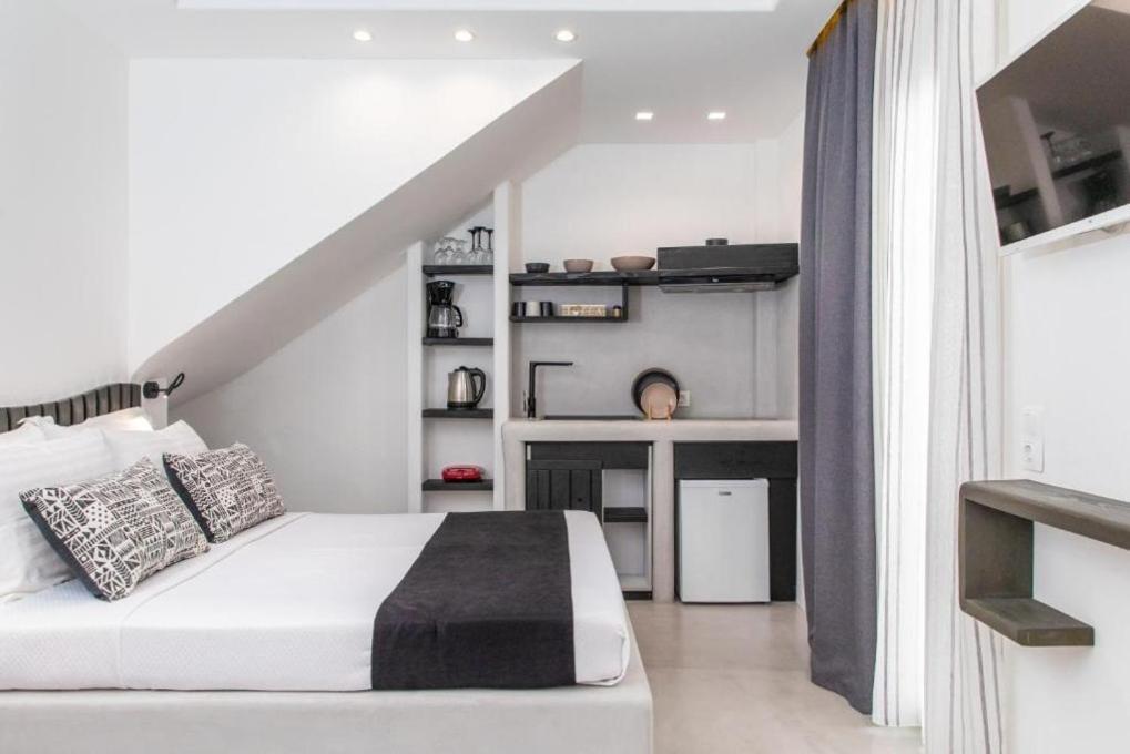Blue Heart Luxury Suites Naxos City Екстер'єр фото