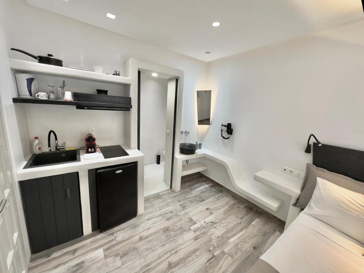 Blue Heart Luxury Suites Naxos City Екстер'єр фото
