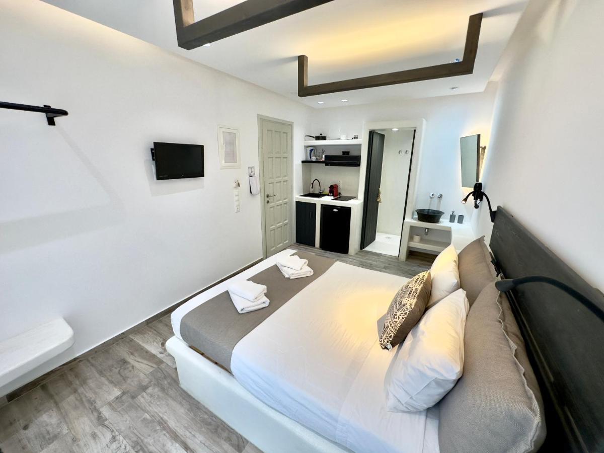 Blue Heart Luxury Suites Naxos City Екстер'єр фото