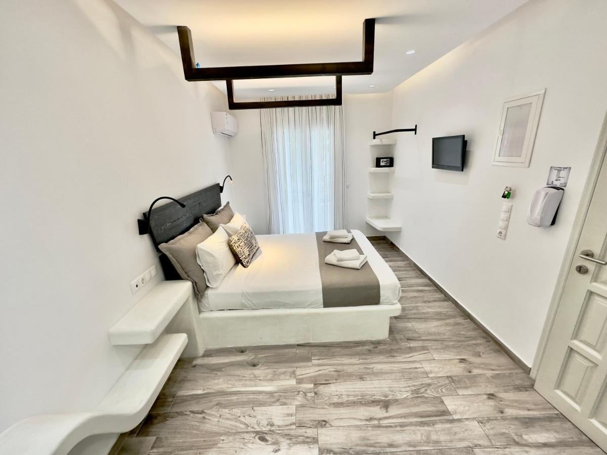 Blue Heart Luxury Suites Naxos City Екстер'єр фото